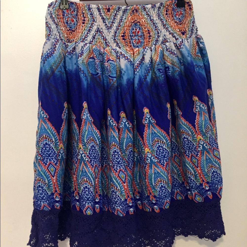 Biographie skirt